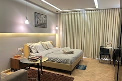 Orchid Stays Cozy Luxury Studio w Aravalli View, Gurgaon