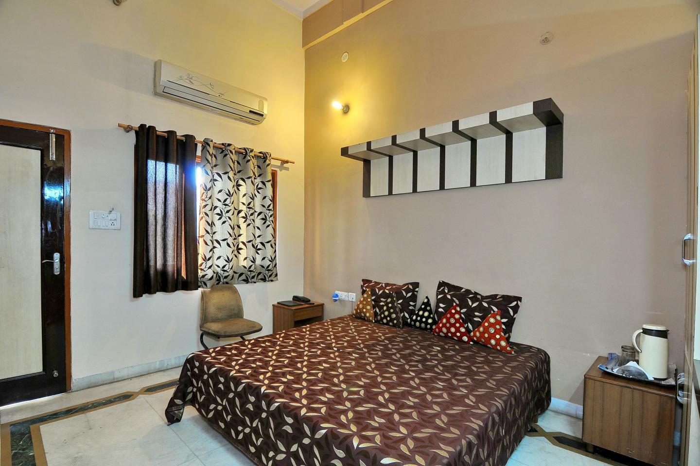 Hotel Maruti Mandapam - Tap to explore photos