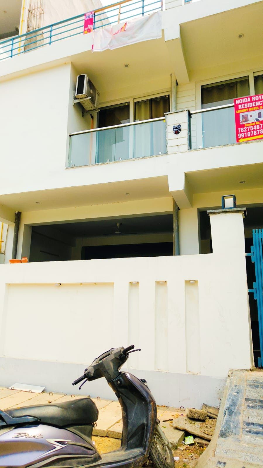 Hotel Noida Royal Residency - Tap to explore photos