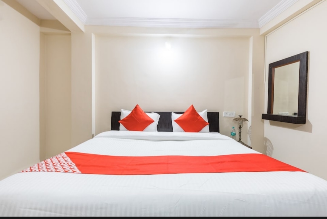 Mahakal Sagar Guest House - Tap to explore photos