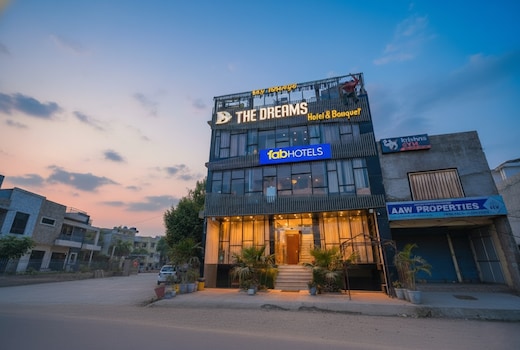 FabHotel The Dreams