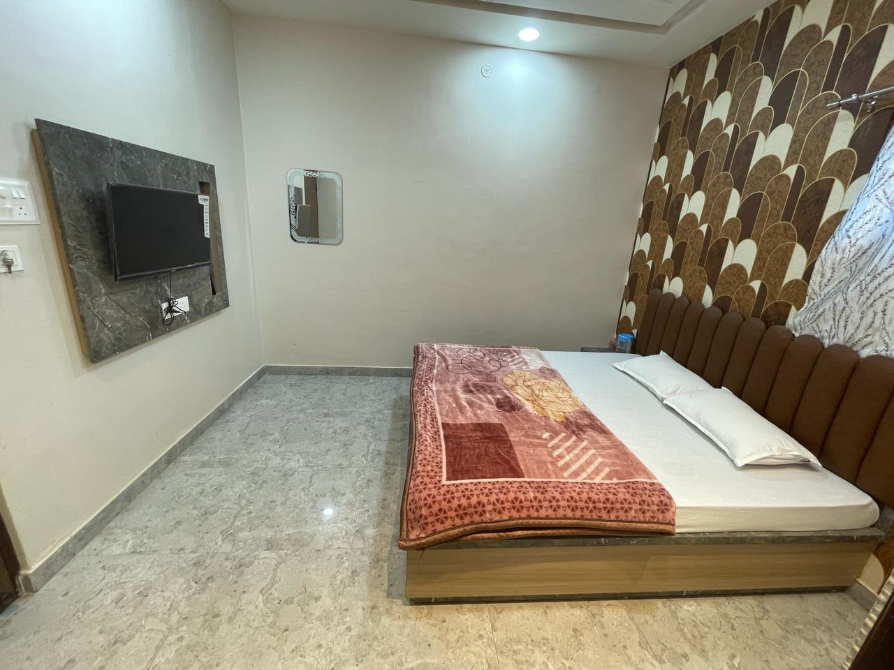 ARYA GUEST HOUSE - Tap to explore photos