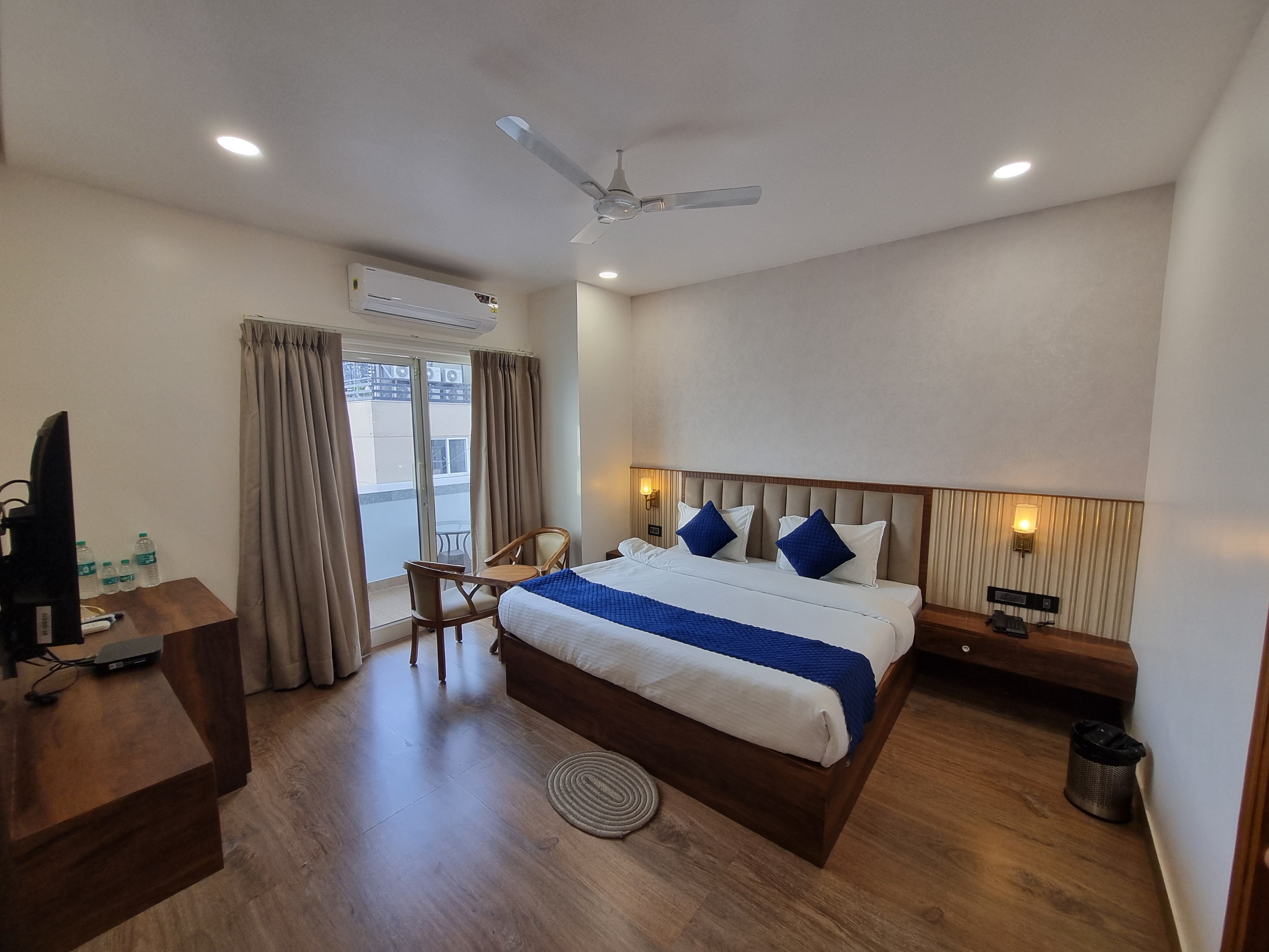 The Robin - A  Boutique Hotel - Tap to explore photos