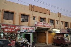 Hotel Balaji Lodging Shirpur, Shirpur