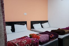 Hotel shiv manohar, Guptkashi