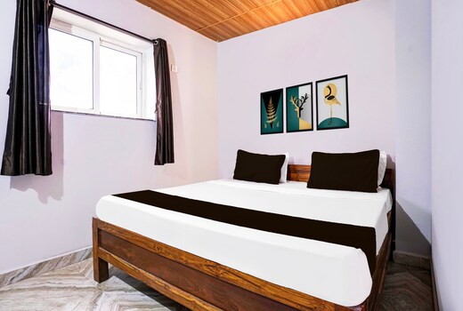 Hotel O Royale Pride