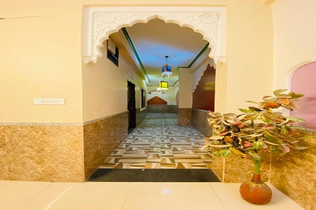 Aaradhyam Hostel - Tap to explore photos