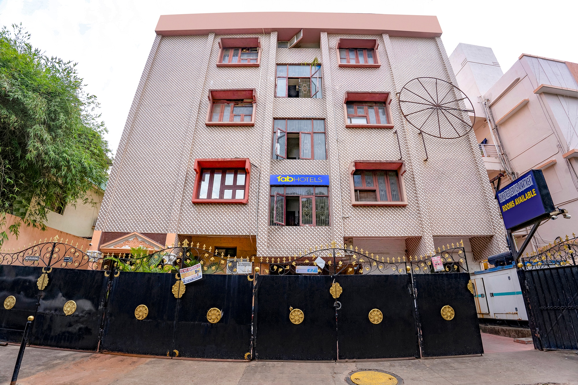 FabHotel Home Tree Service Apartment T Nagar - T Nagar - Tap to explore photos