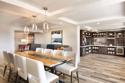 Hilton Fort Collins, Larimer