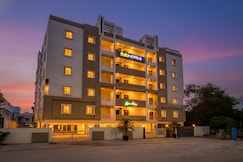 FabHotel Limestone Suites - 750M from Yashoda Hospitals, Somajiguda, Hyderabad