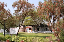 Bird Sanctuary Resort, Delhi