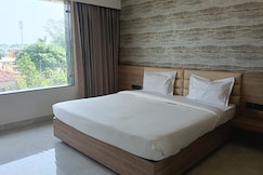 Shubham Highway Treat & Resort, Guna