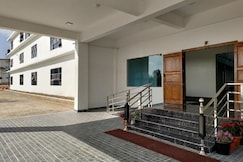 Ka Bri War Resort, Mawlynnong