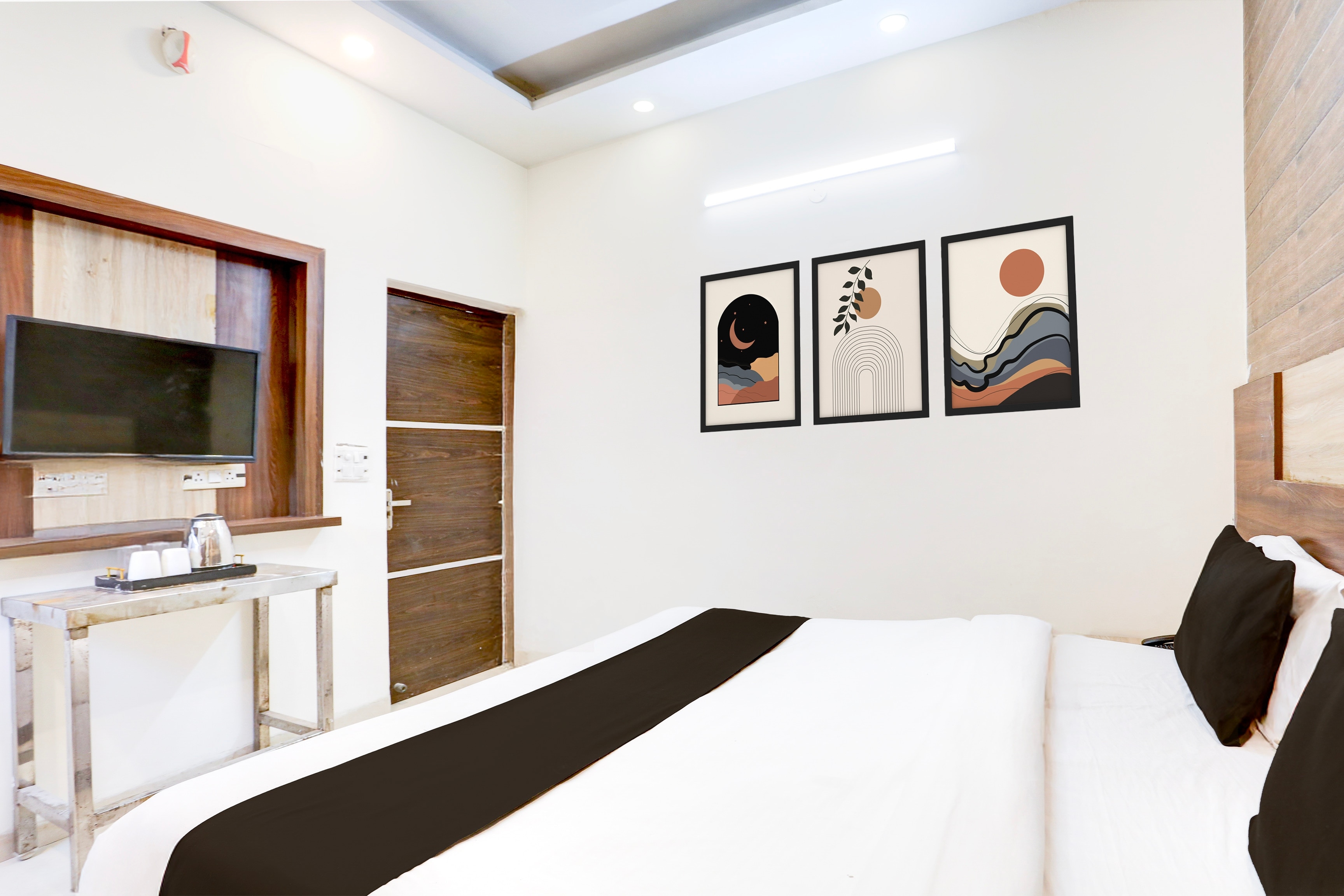 Super Hotel O Chandigarh Highway Near Prabhat Road - Tap to explore photos