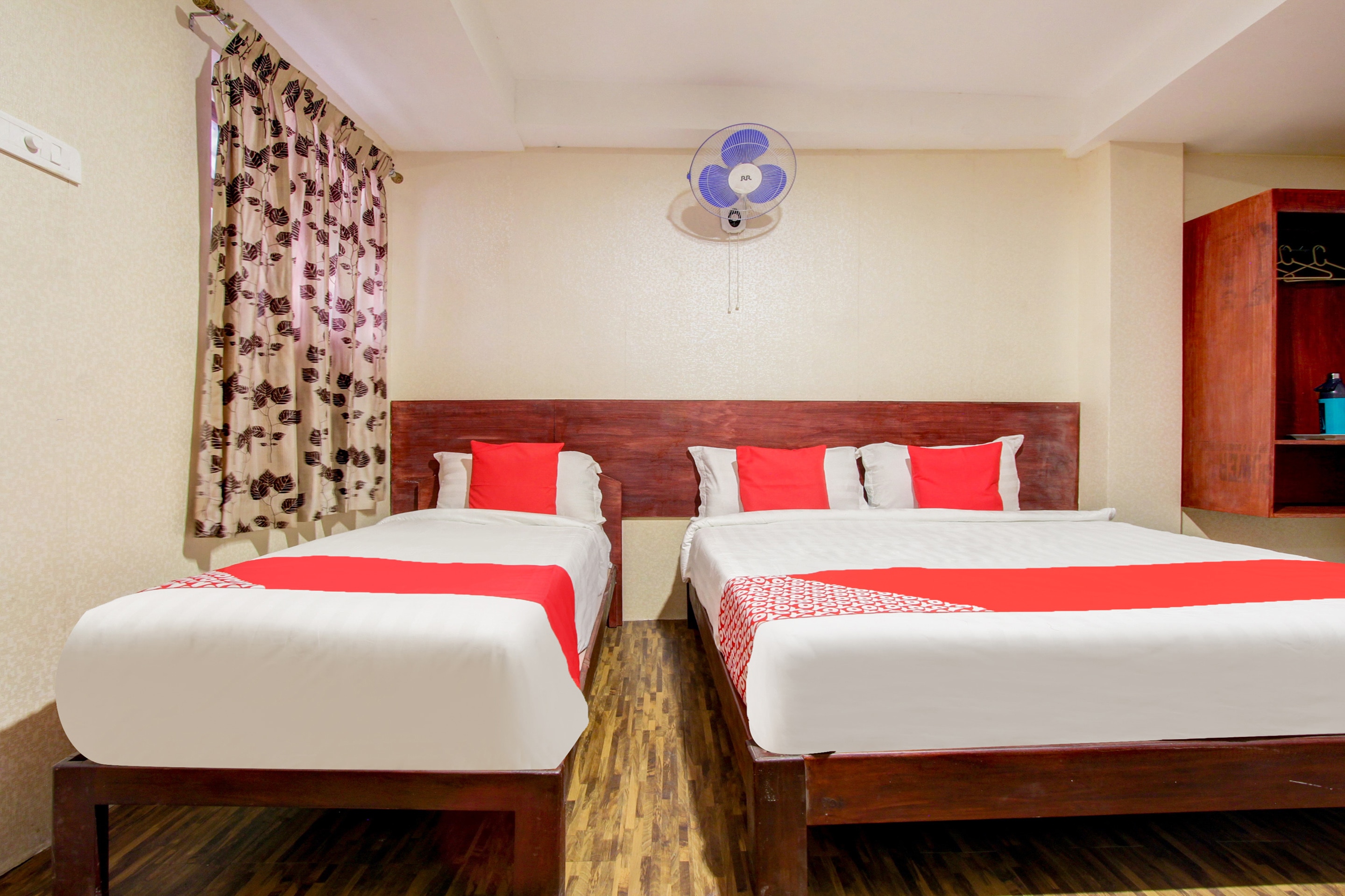 Super Hotel O Am Grandd - Tap to explore photos
