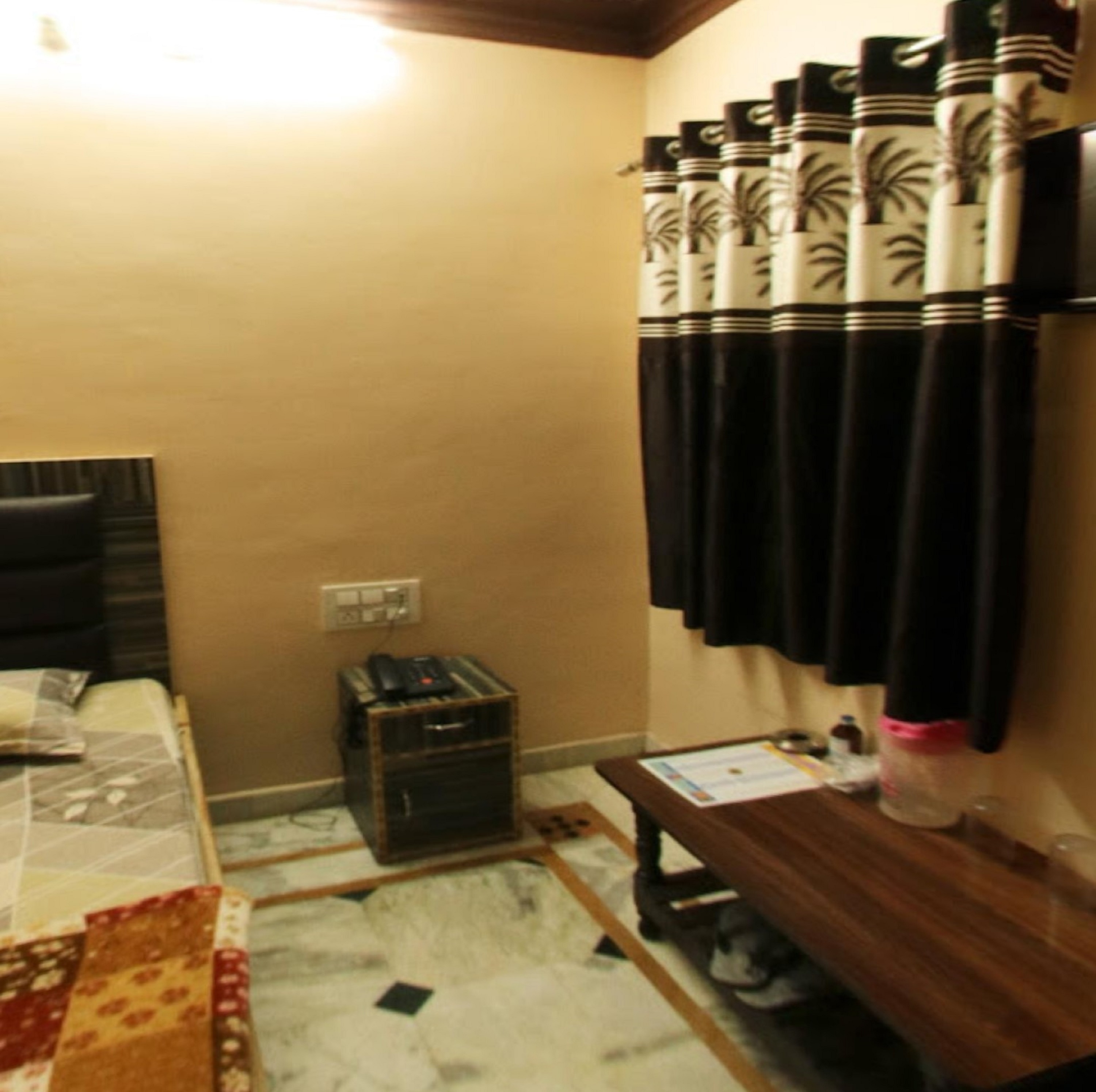 Hotel Chetan - Tap to explore photos