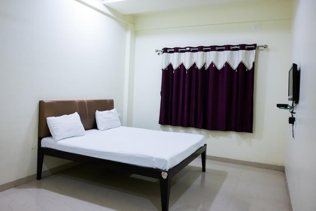 Hotel Amrutwel - Tap to explore photos