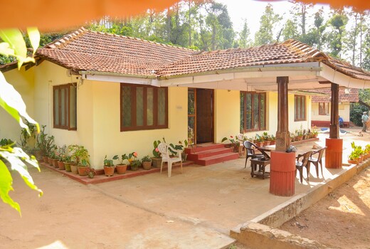 Shanthi Estate Homestay- New House Bungalow- 2BHK