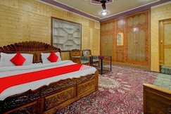 Available 2 Bedrooms And Kitchen, Srinagar