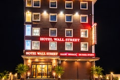 Wall Street by Rivlet, Delhi
