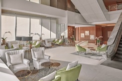 Crowne Plaza Manila Galleria, Baras