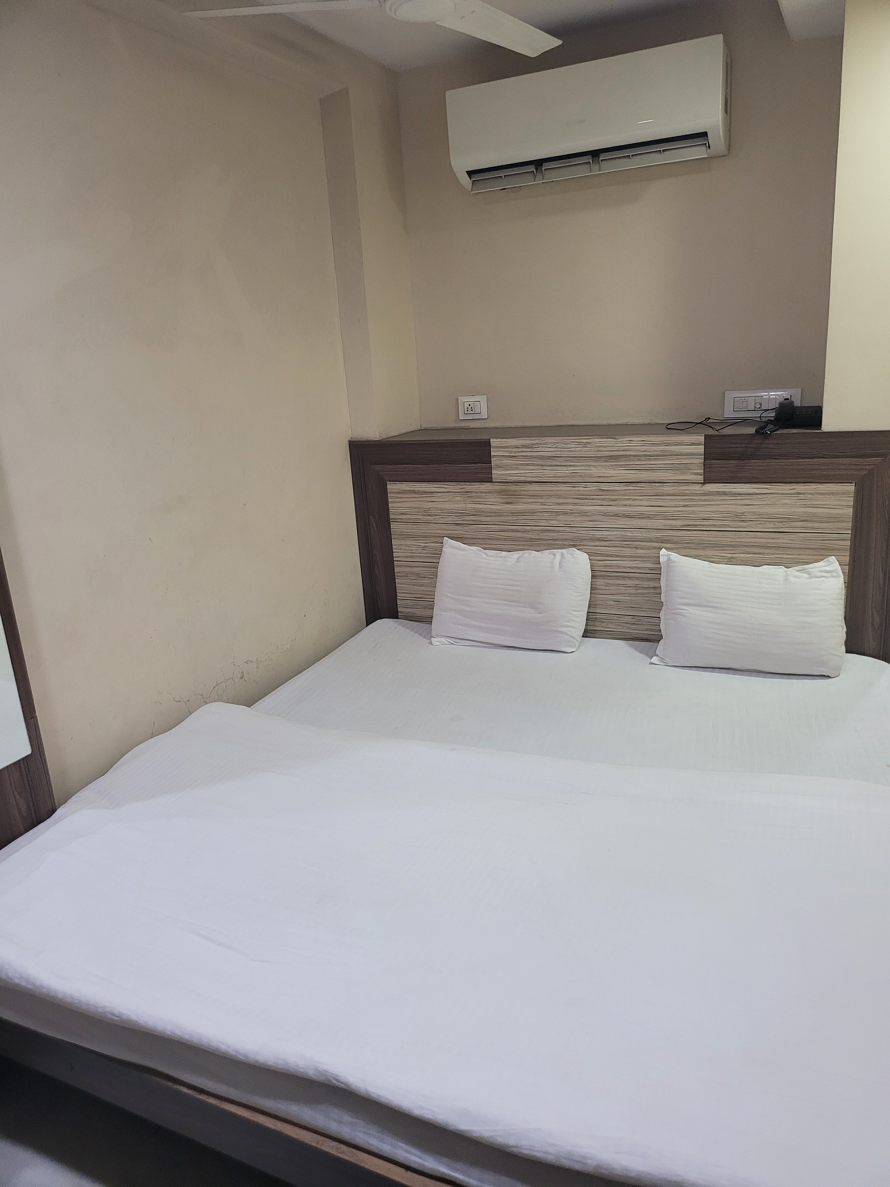 Al Kareem Guest House - Tap to explore photos