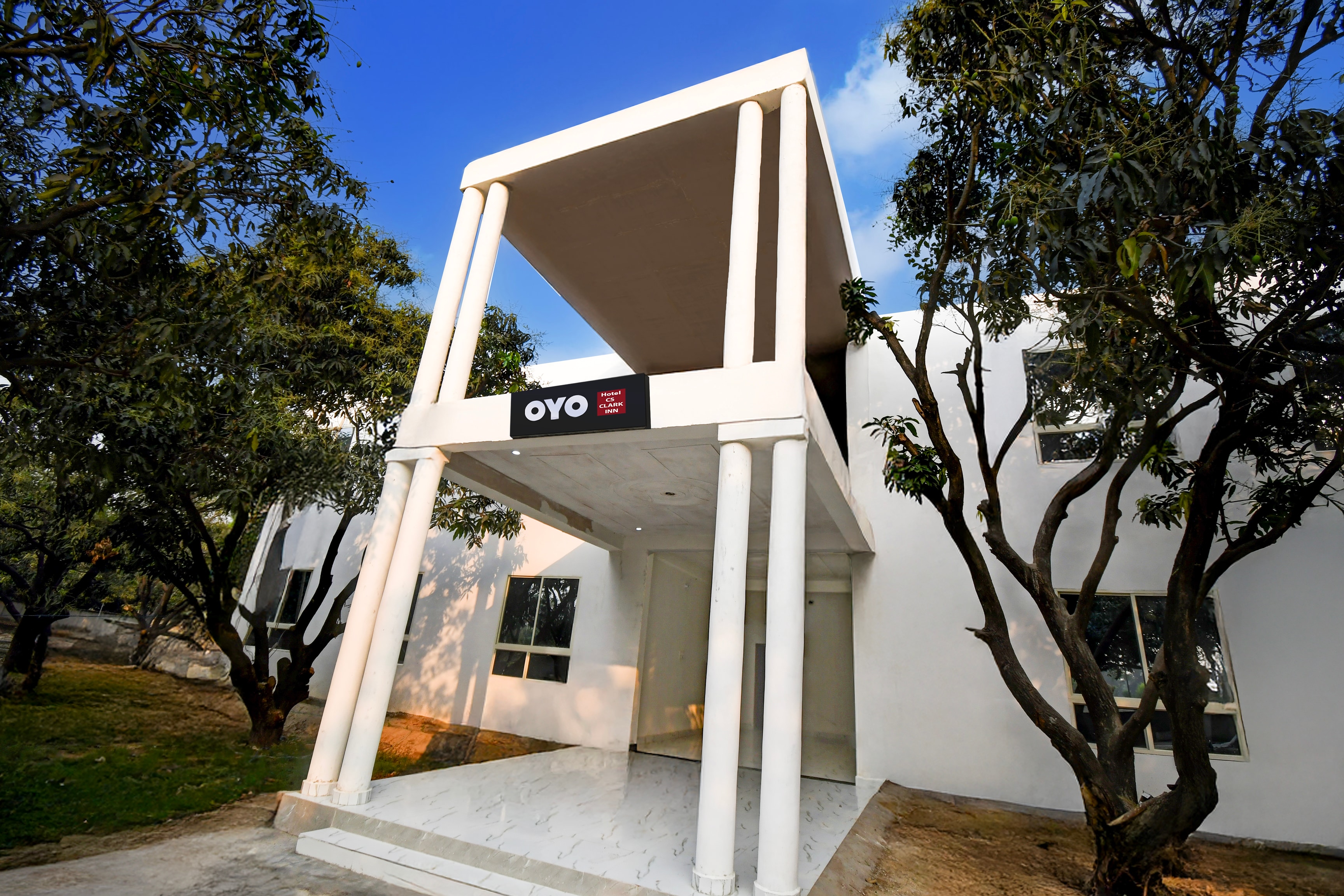 OYO 833925 HOTEL CS CLARK INN - Tap to explore photos