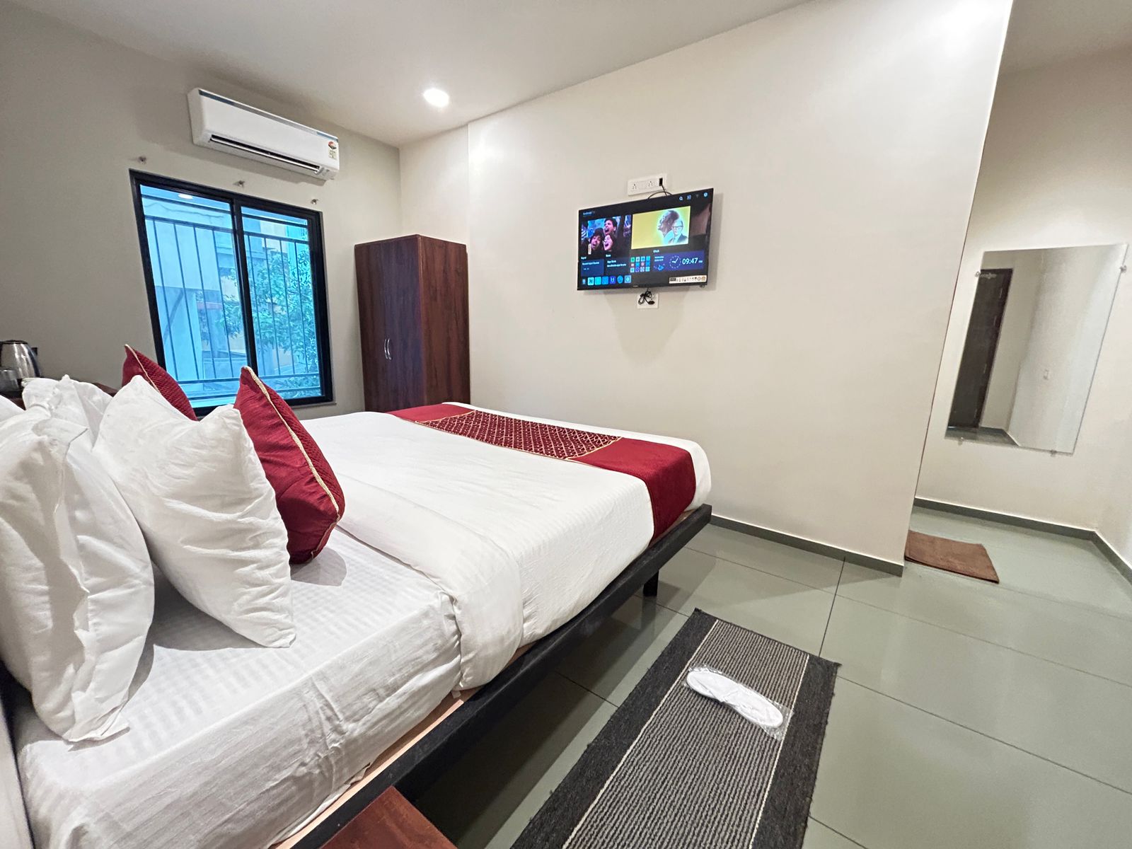 SwagStay Hotel Riviera Grand 3