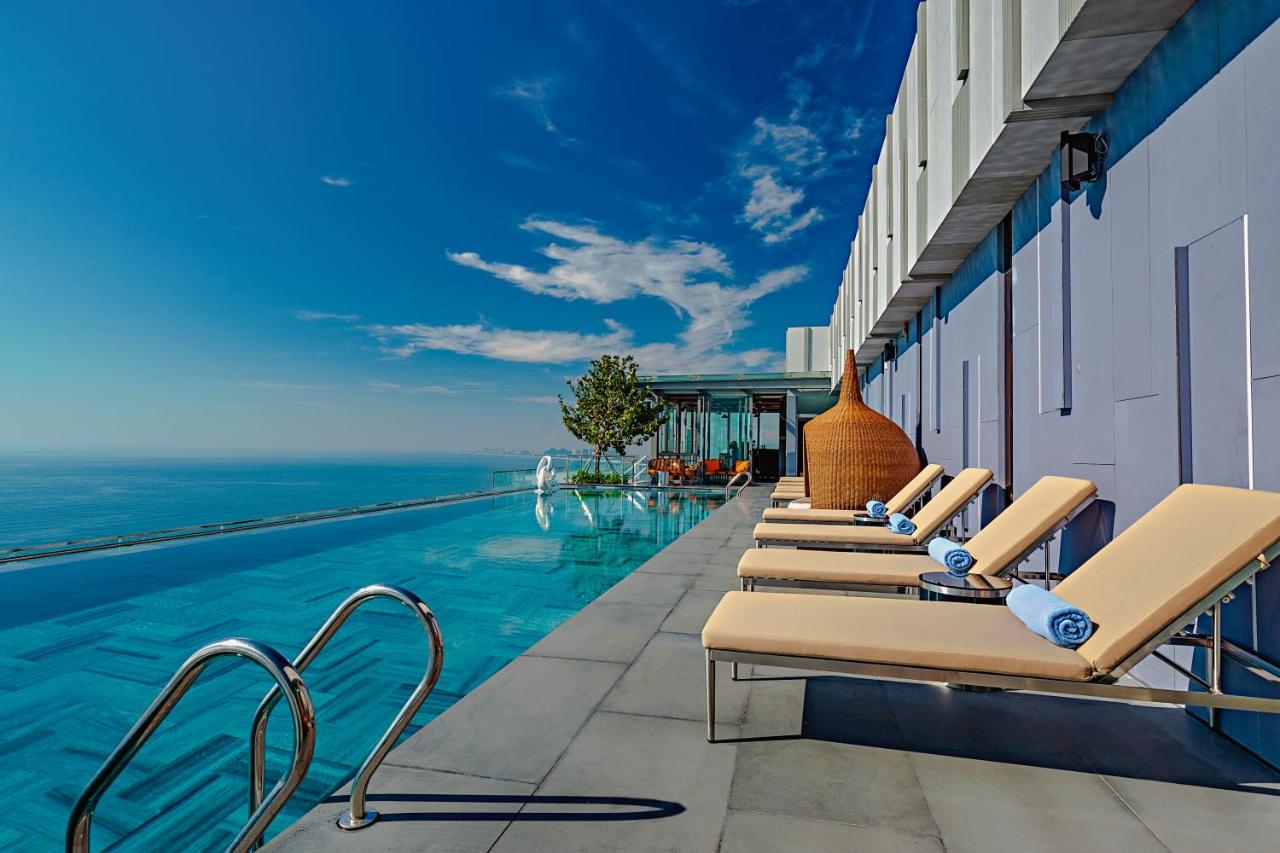 Le Sands Oceanfront Danang Hotel - Tap to explore photos