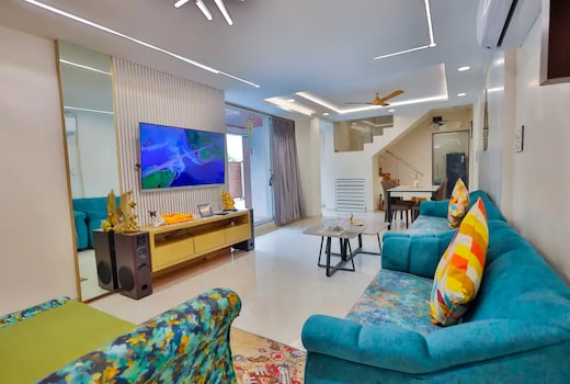 Maple East by Tensor Stays