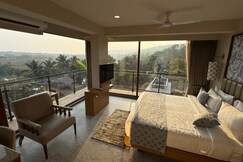 Titanic Boutique Hotel, Goa