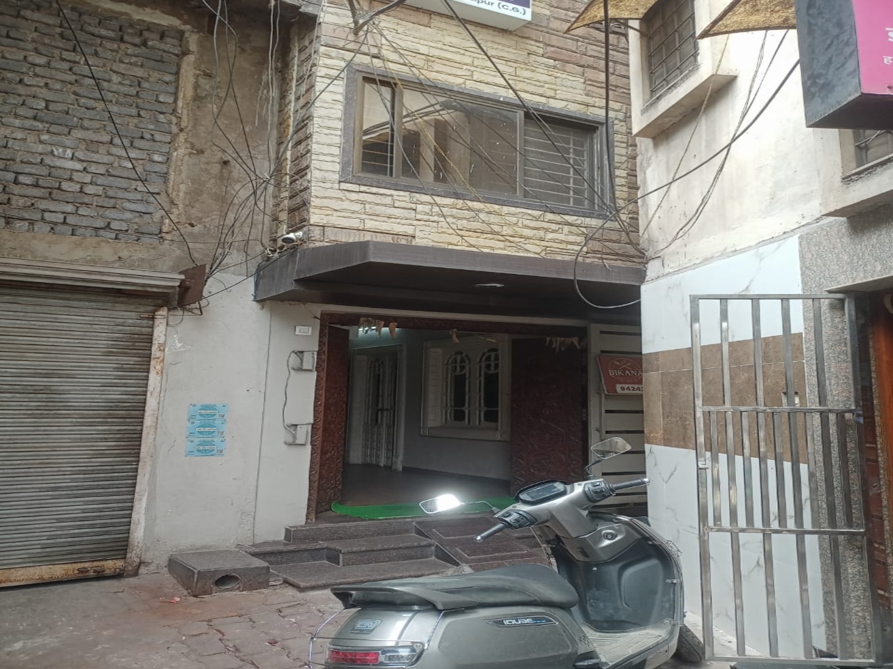 Hotel Five Star, Kotwali - Tap to explore photos