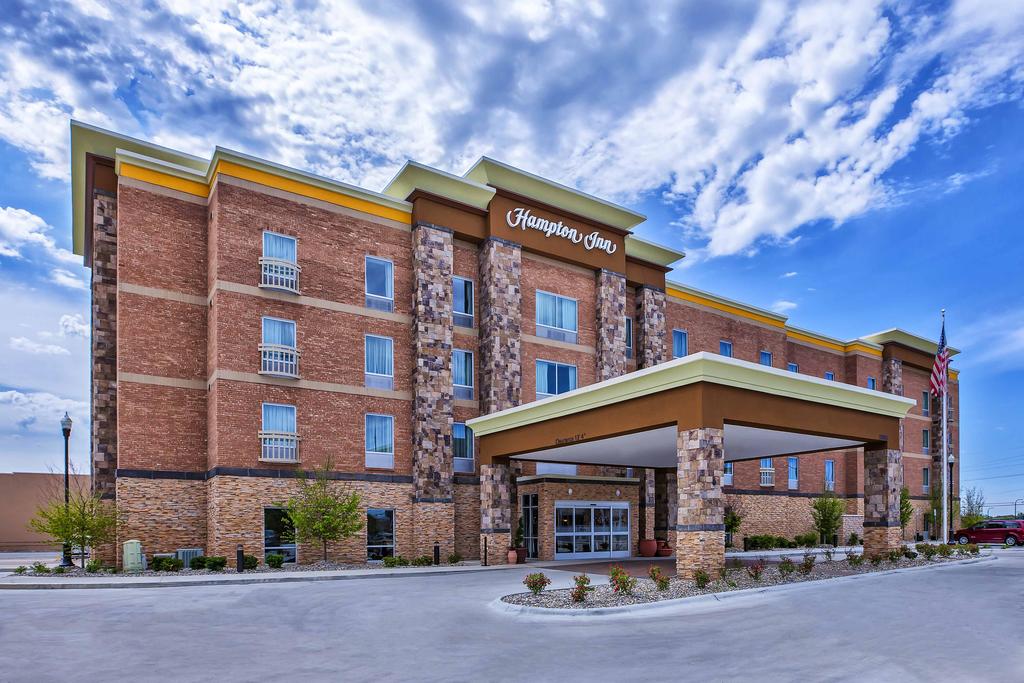 Hampton Inn West Bloomfield/ Southfield - Tap to explore photos