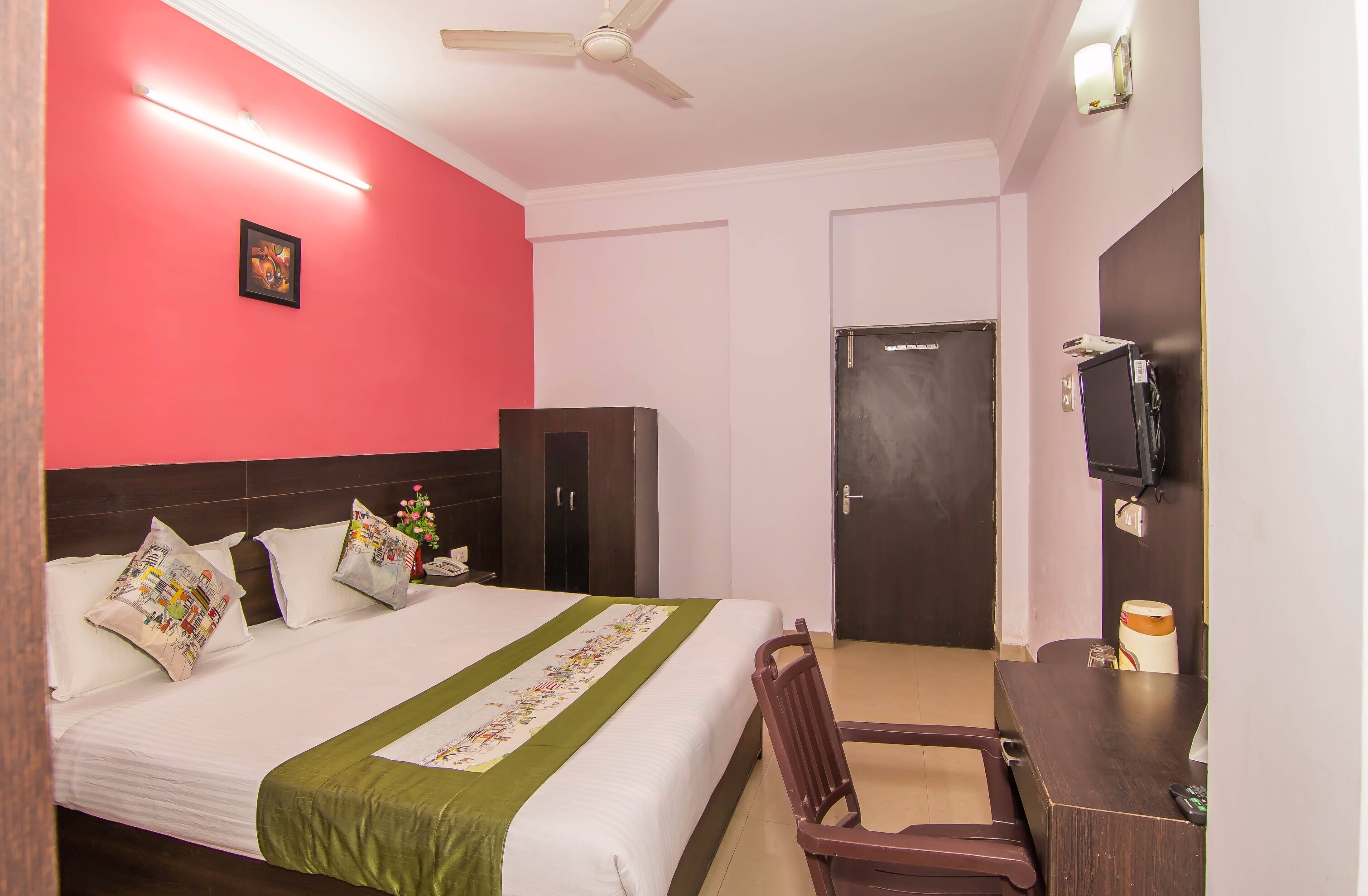 Hotel O Prayagraj Central Railway Junction Formerly Shantila Inn - Tap to explore photos