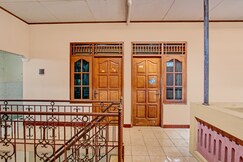 SPOT ON 92434 Puri Kasih Guest House Syariah, Sukoharjo
