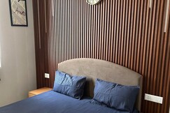 The Hideaway Suite by Stay Royal - Zirakpur, Mohali