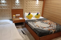 Flatties @ Mall Road, Nainital