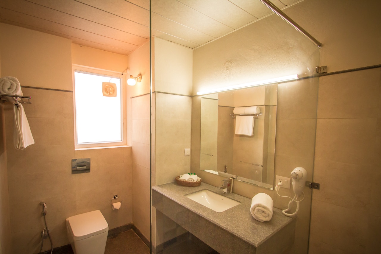 One Earth Royale Boutique Hotel - Tap to explore photos