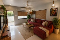 4bhk villa in Anjuna with pool and jacuzzi, Goa