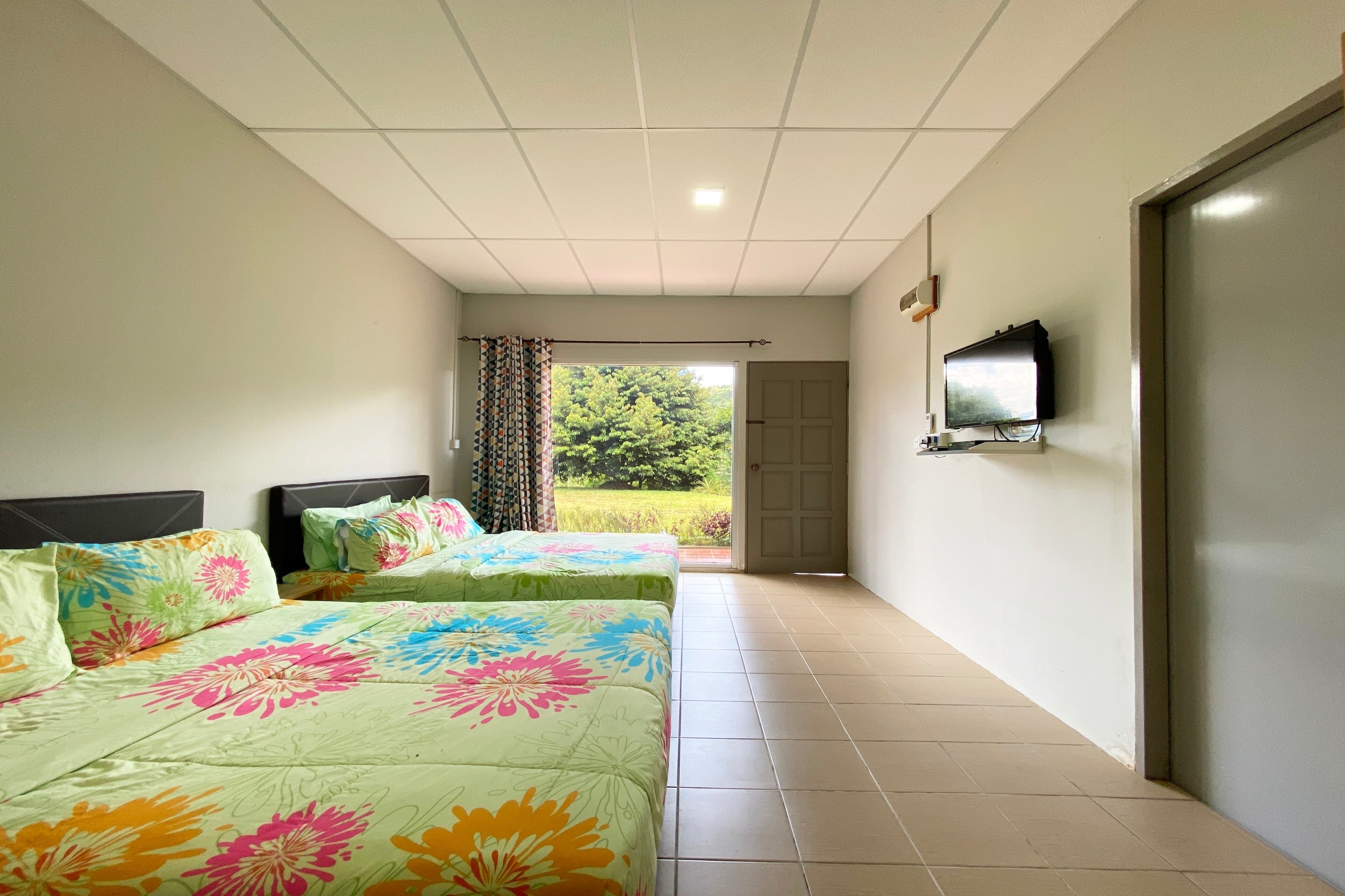 OYO Home 90318 Tambunan Nature Lodge - Tap to explore photos