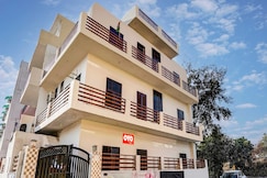 Hotel O Luxe Stay, Greater Noida