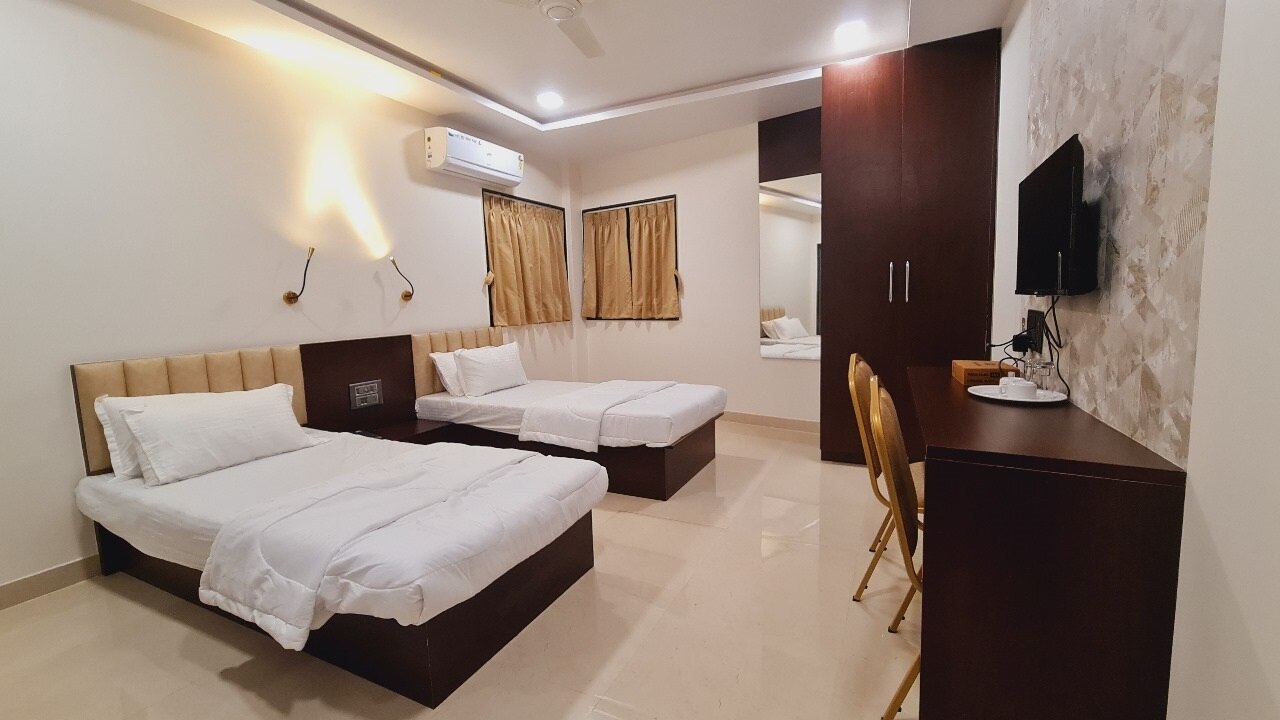Elegance Inn 5
