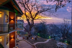 Crimson @ Nau Nabh Cottage by VEO - Part of StayVista, Shimla