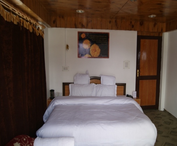 Hamdard Resort - Tap to explore photos