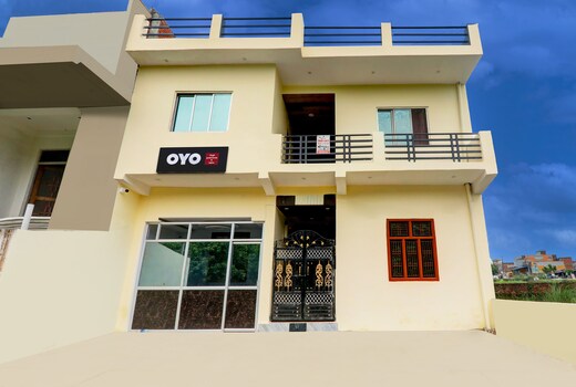 Super Hotel O SINGH GUEST HOUSE & RESTRO