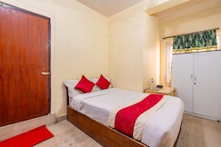 OYO 827 Taj Hotel And Restaurant, Kathmandu