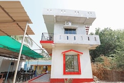 nameeta beach house, Malvan