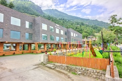 Span Inn & Suites  A Boutique Highway Retreat with All-Weather Comfort, Manali