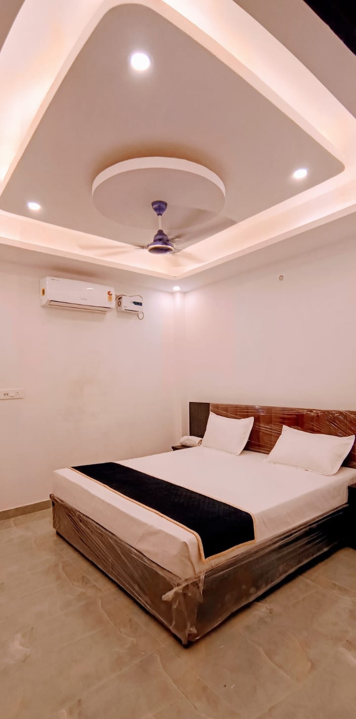 Hotel keshri Nandan - Tap to explore photos