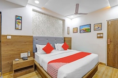 Hotel O R S Palace, Kalol